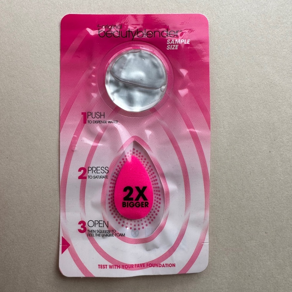 The Original Beautyblender Makeup Applicator Sponge - Sample Size - NEW